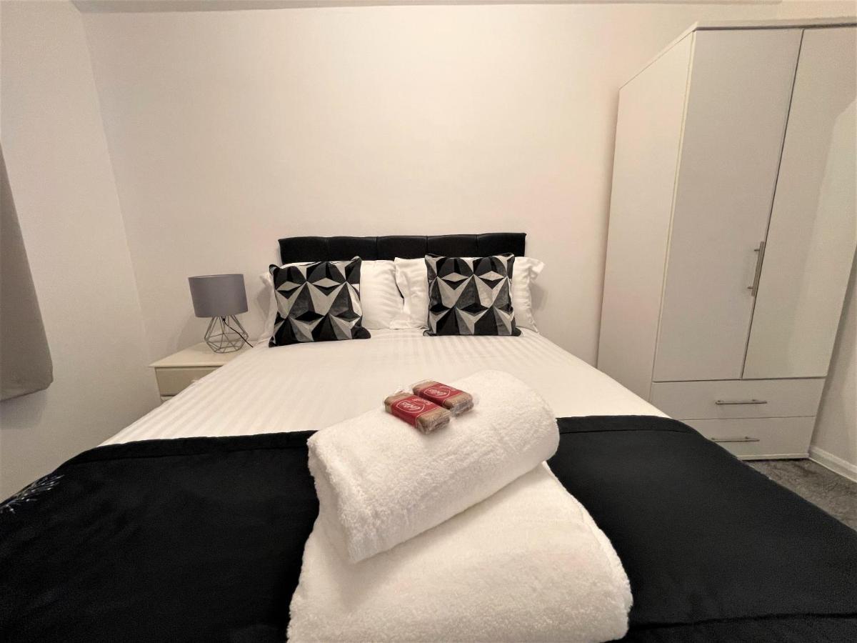 Robinhuts - 3 Bed Accommodation -Perfect For Contractors, Families & Students Kingston upon Hull Eksteriør billede