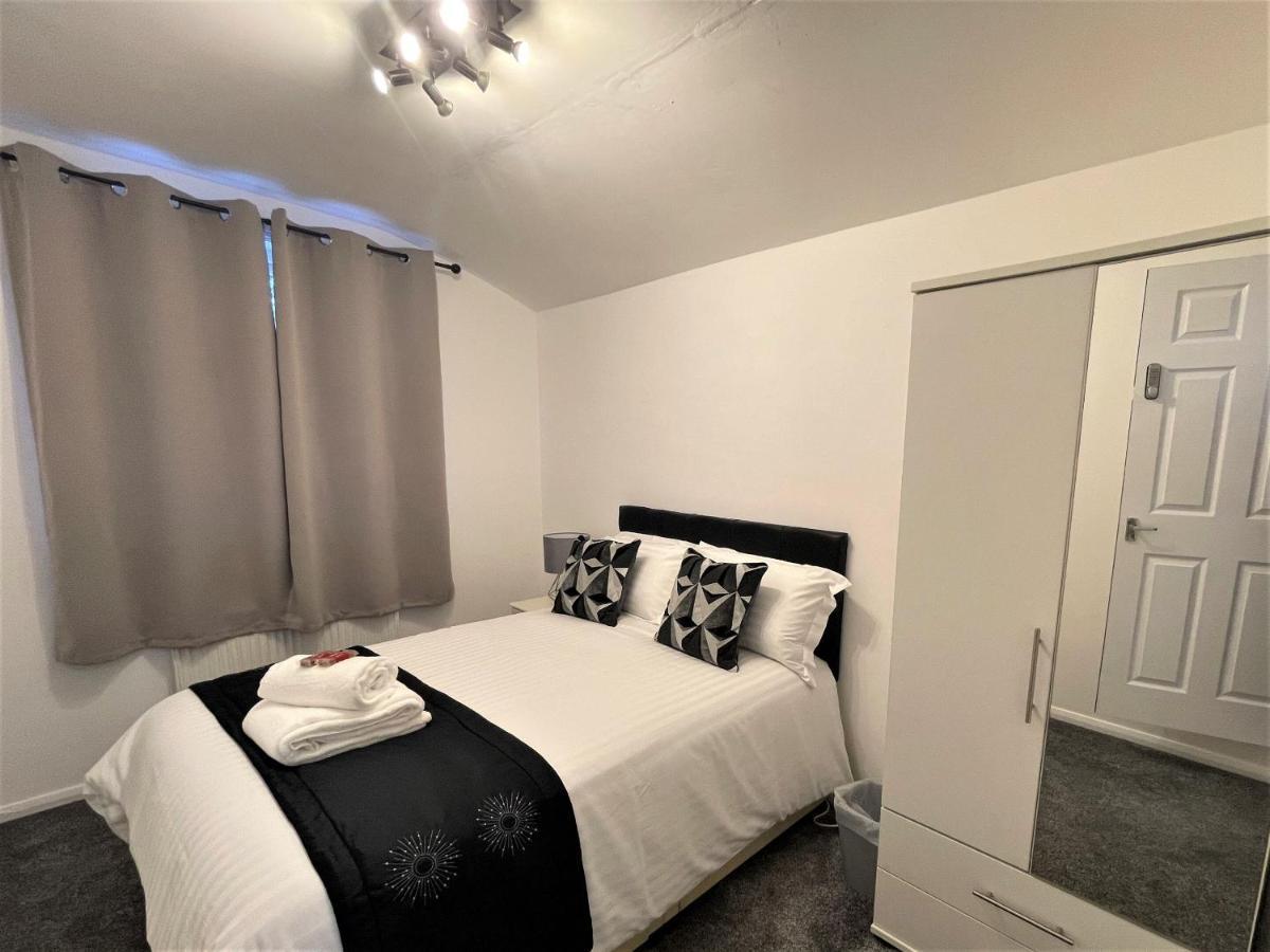 Robinhuts - 3 Bed Accommodation -Perfect For Contractors, Families & Students Kingston upon Hull Eksteriør billede