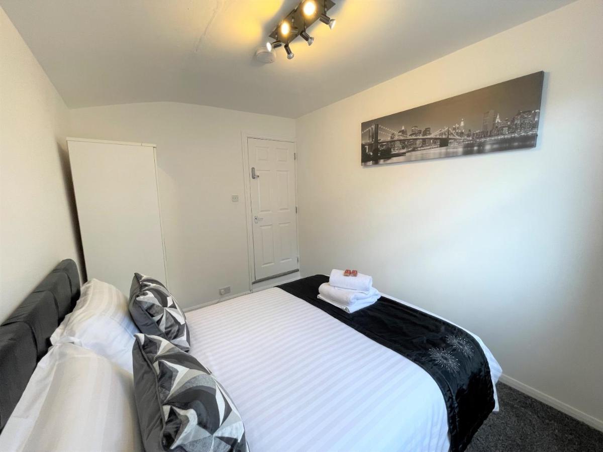 Robinhuts - 3 Bed Accommodation -Perfect For Contractors, Families & Students Kingston upon Hull Eksteriør billede